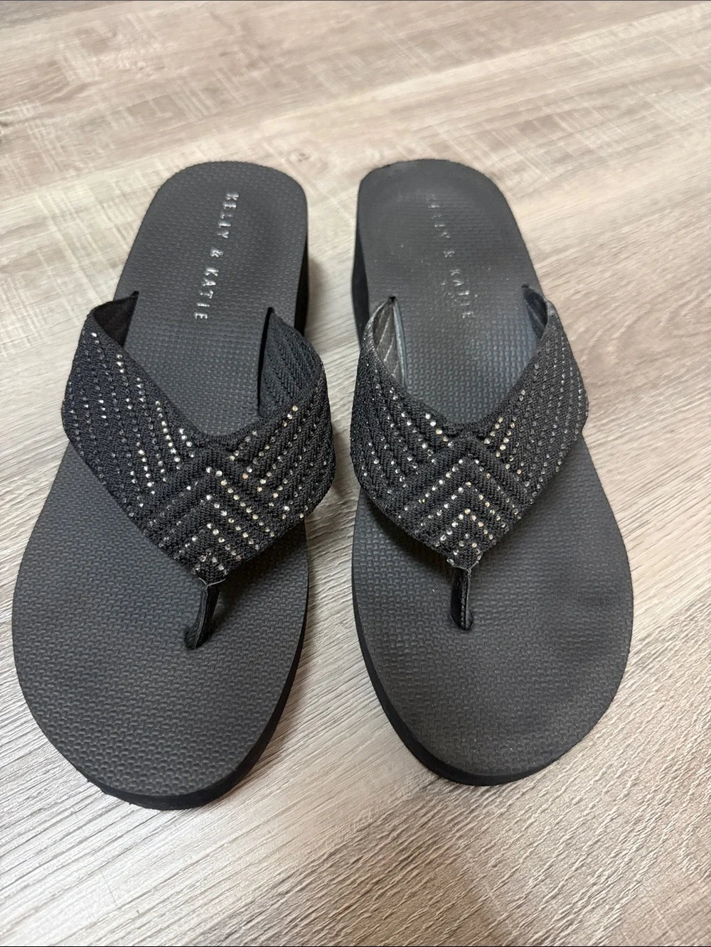 Kelly & Katie Black Embellished V‑Strap Flip Flops 9